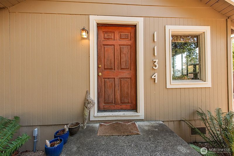 2nd image of 1134 W 18th Street