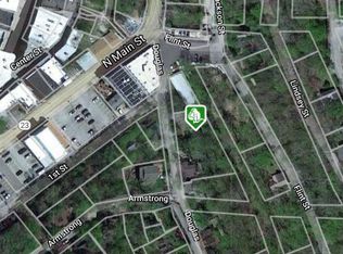 Douglas St, Eureka Springs, AR 72632