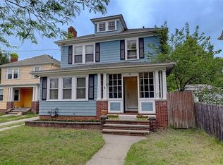 118 Gentian Ave, Providence, RI 02908