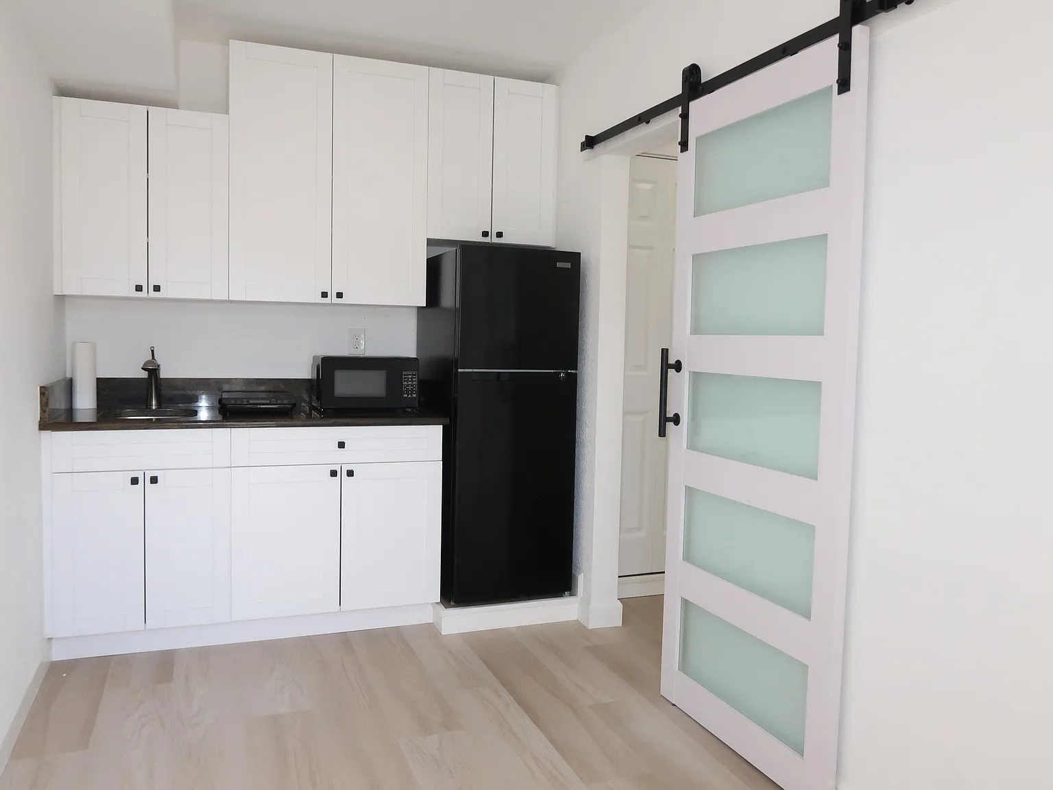1 bed, 1.0 bath, 550 sqft, $1,350 — Photo 3