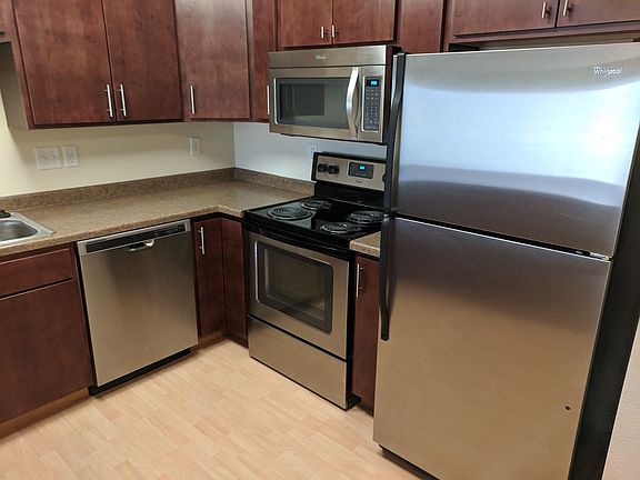 5th image of 3320-3312 3255th St #&-519