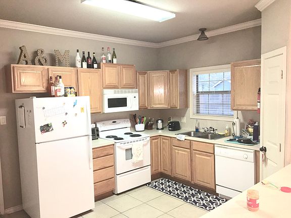 3rd image of 1712 N Bardell Ct