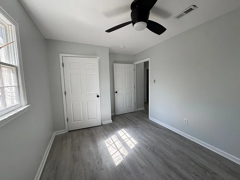 536 Stockton St — Photo 11