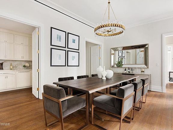 4th image of 20 E End Ave #Maisonette