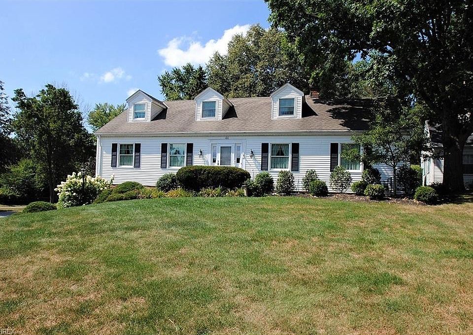 1st image of 120 Village Circle Dr