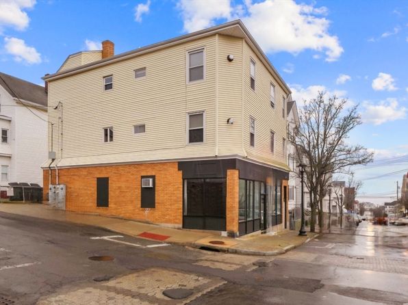 337 Columbia St, Fall River, MA 02721