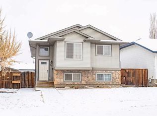 24 S Iverson Close, Red Deer, AB T4R3M9