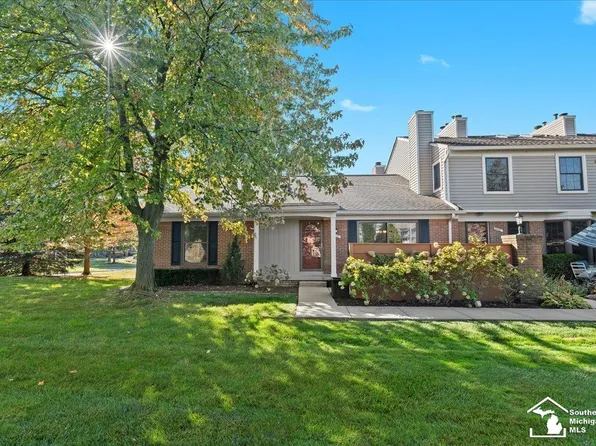 39878 Crosswinds, Novi, MI 48375