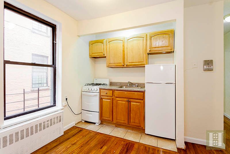 1st image of 2419 A C Powell Blvd APT 4A