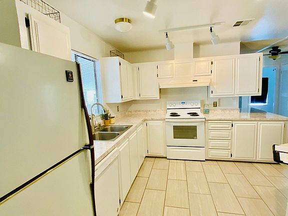 3rd image of 24425 Woolsey Canyon Rd Spc 141