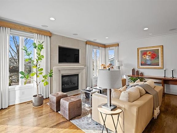 3rd image of 4001 W 126th St