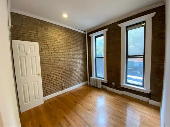 201 East 61st Street 1 image 3 of 7