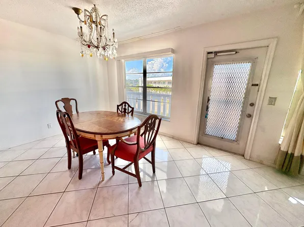 306 Wellington B, West Palm Beach, FL 33417
