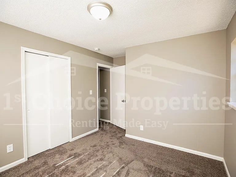 5140 Hickory Dr NE — Photo 11