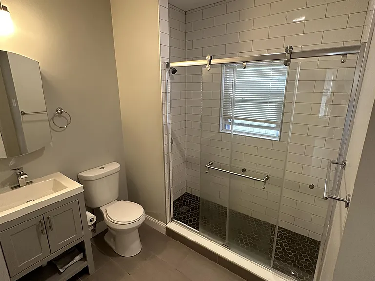 16 Rossmore Rd — Photo 2