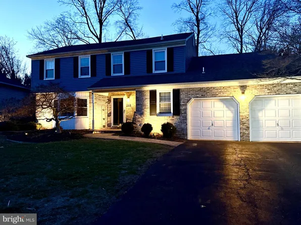 222 Barberry Dr, Wilmington, DE 19808