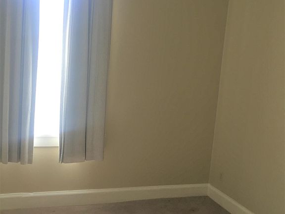 4th image of 922 Saint Louis St #3