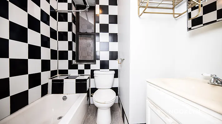 Rented by Nooklyn NYC LLC | media 30