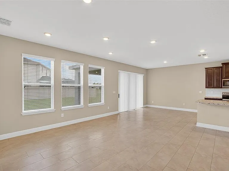 2546 Warren Acres Blvd — Photo 19