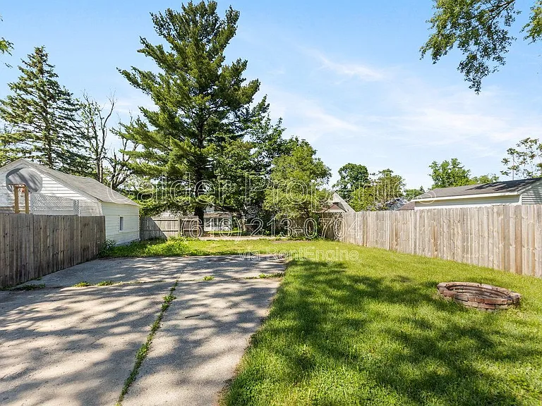 1031 Merrifield St SE — Photo 41