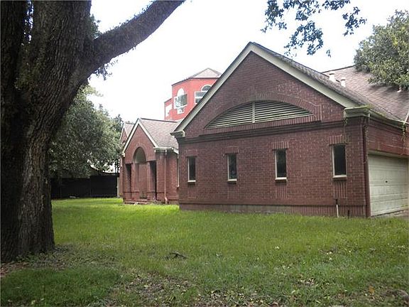 5th image of 49 Pelham Dr
