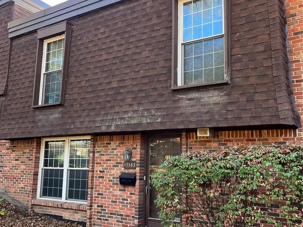 13583 Coliseum Dr, Chesterfield, MO 63017