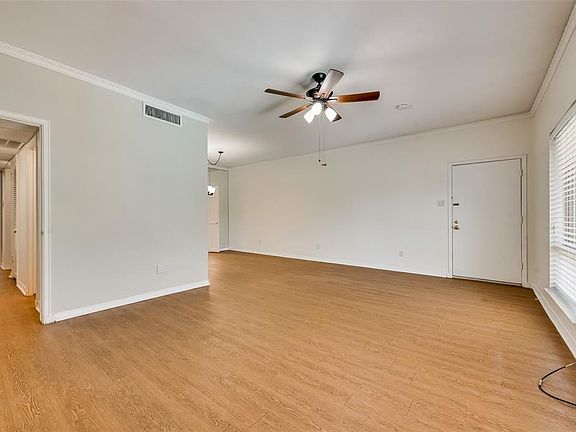 4th image of 4320 Bellaire Dr S APT 217W