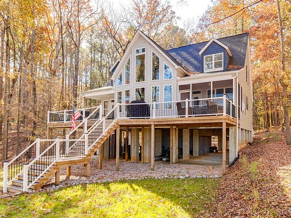 3rd image of 863 Woodside Dr