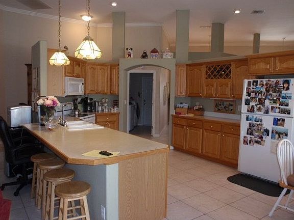 4th image of 124 Melanie Dr