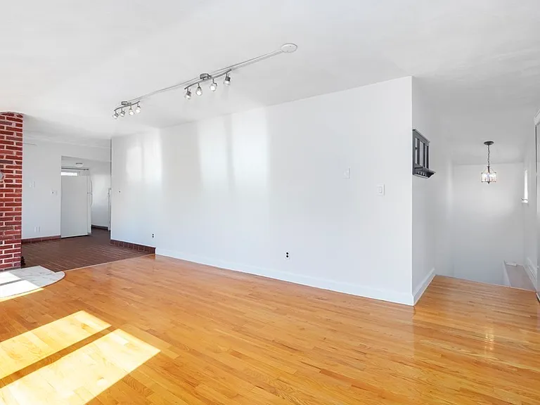 789 Shirley St #3 — Photo 10