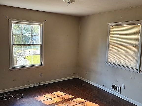 5th image of 3720 Sterling Ridge Ct
