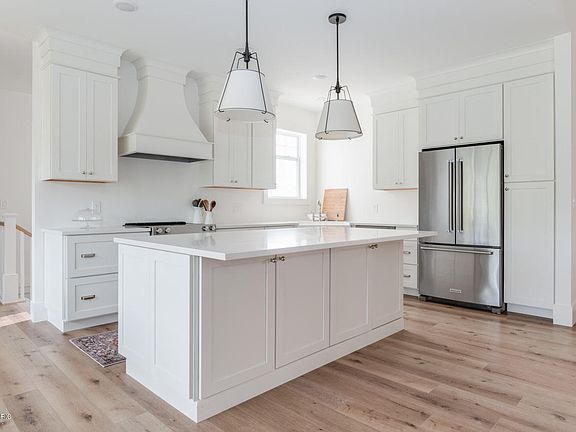 3rd image of 4662 Lauren Ln