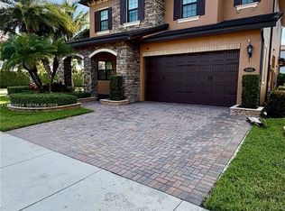 9105 Carrington Ave, Pompano Beach, FL 33076