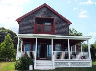 64 Cliff Ave, Portsmouth, RI 02871