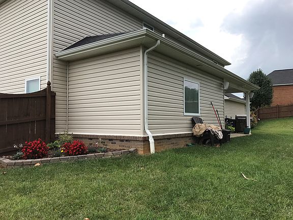 4th image of 65 Amesbury Ct
