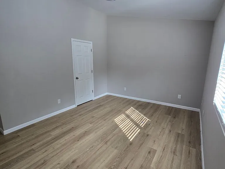 Country Shores Apartments — Photo 45