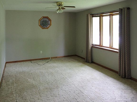 3rd image of 303 E Broadway