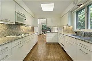 4th image of 1784 Linden Ave