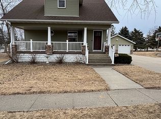 1408 Division St, Hull, IA 51239