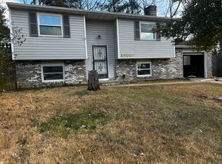 12004 Rustburg Ct, Worthington Hills, KY 40245