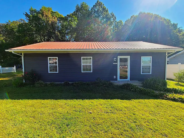 1645 Brown St — Photo 4