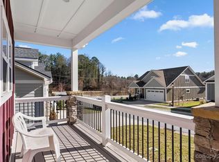 64 Leyland Cir, Hendersonville, NC 28792