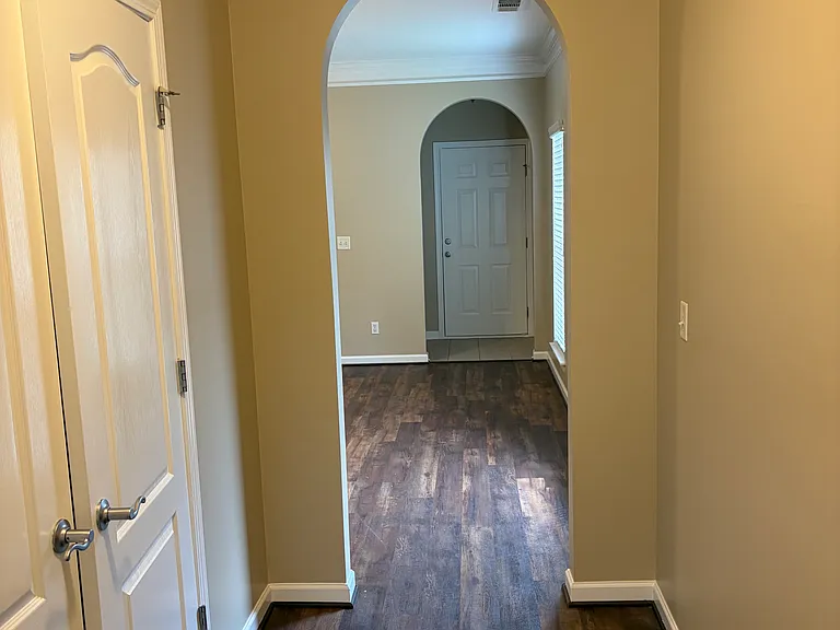 145 Highview Cv — Photo 4