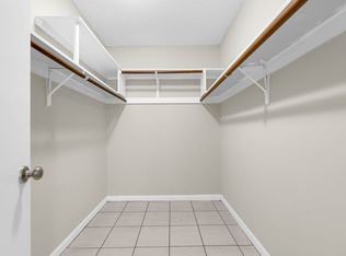 1BD/1BA Apartment off Curry Ford in Henley Park Apartments!, Orlando, FL 32812