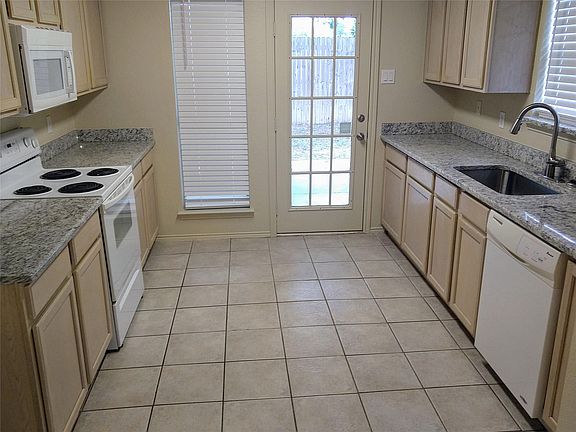 3rd image of 3307 Scenic Glen Dr