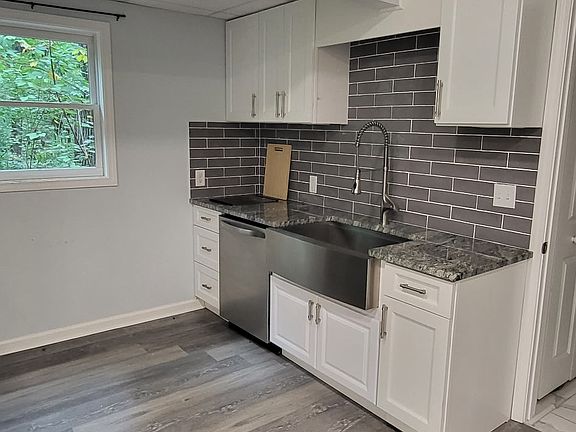 3rd image of 115 Skyview Dr