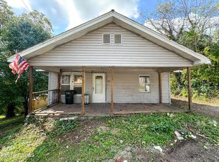 326 W Broad St, Clinton, TN 37716