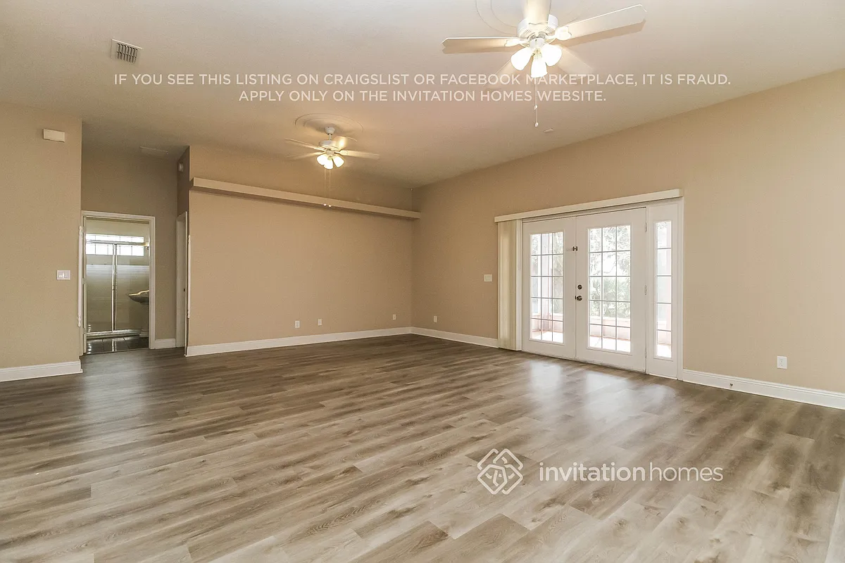 Building Photo - 10428 Calle De Flores Dr