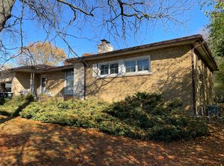 7055 Sunset Ave, Countryside, IL 60525