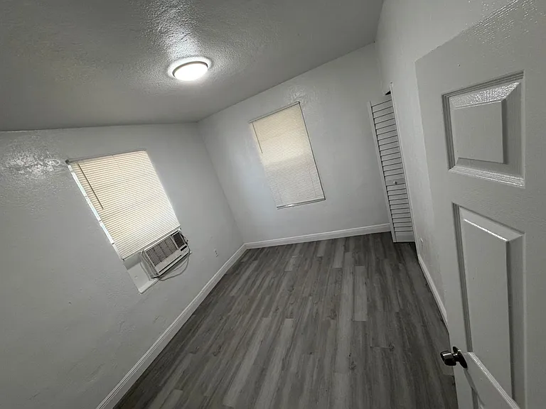 680 SW 7th Ave — Photo 8